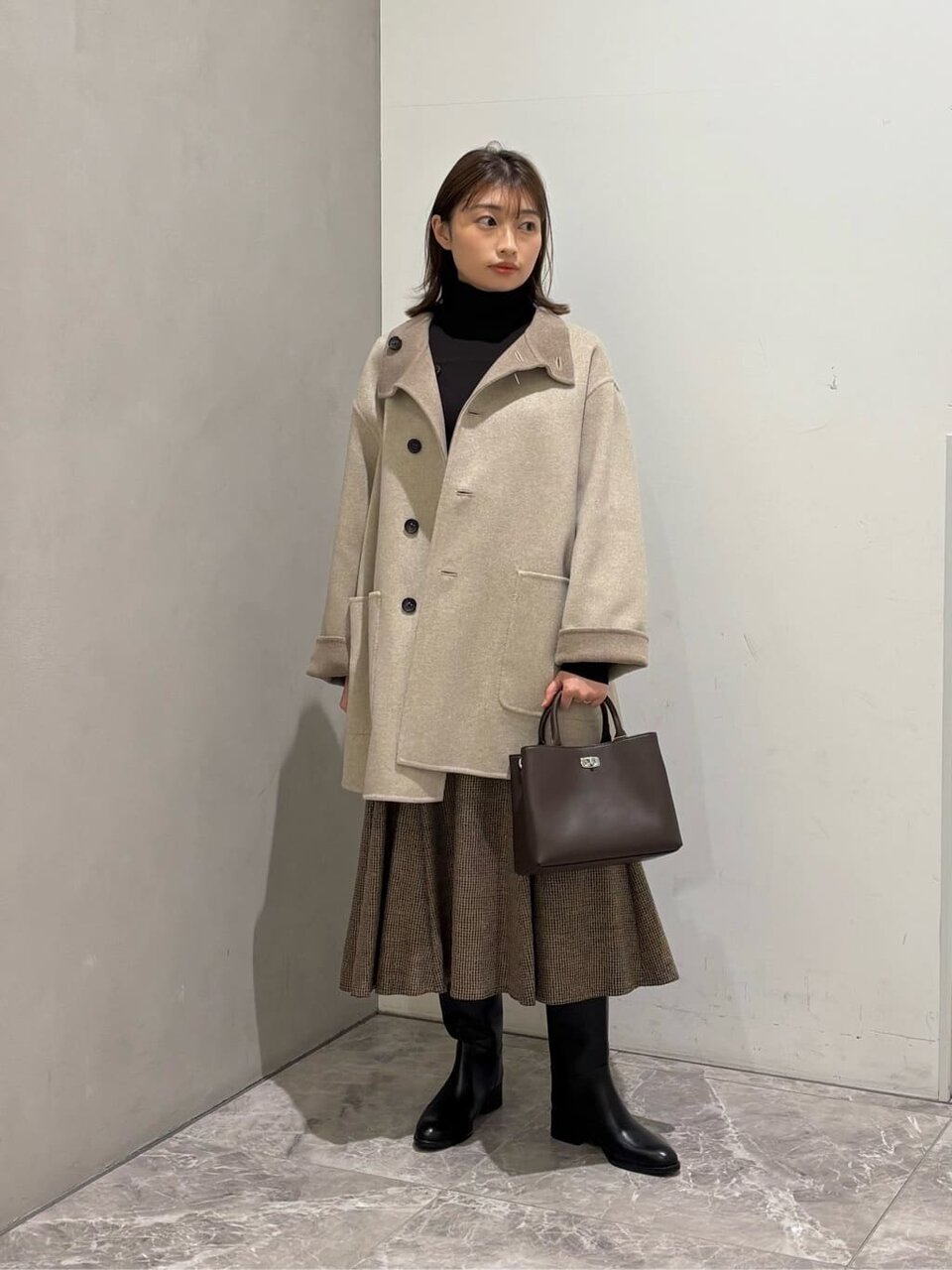 Aラインコート×フレアスカートのコーデ