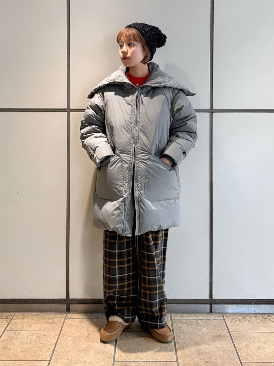 ダウンジャケット×ニット帽コーデ