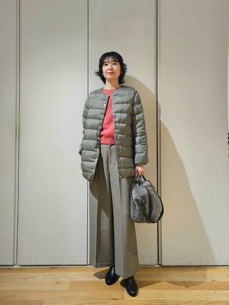 ダウンジャケット×センタープレスパンツコーデ