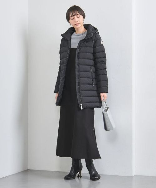 ダウンコートときれいめアイテムの組み合わせ