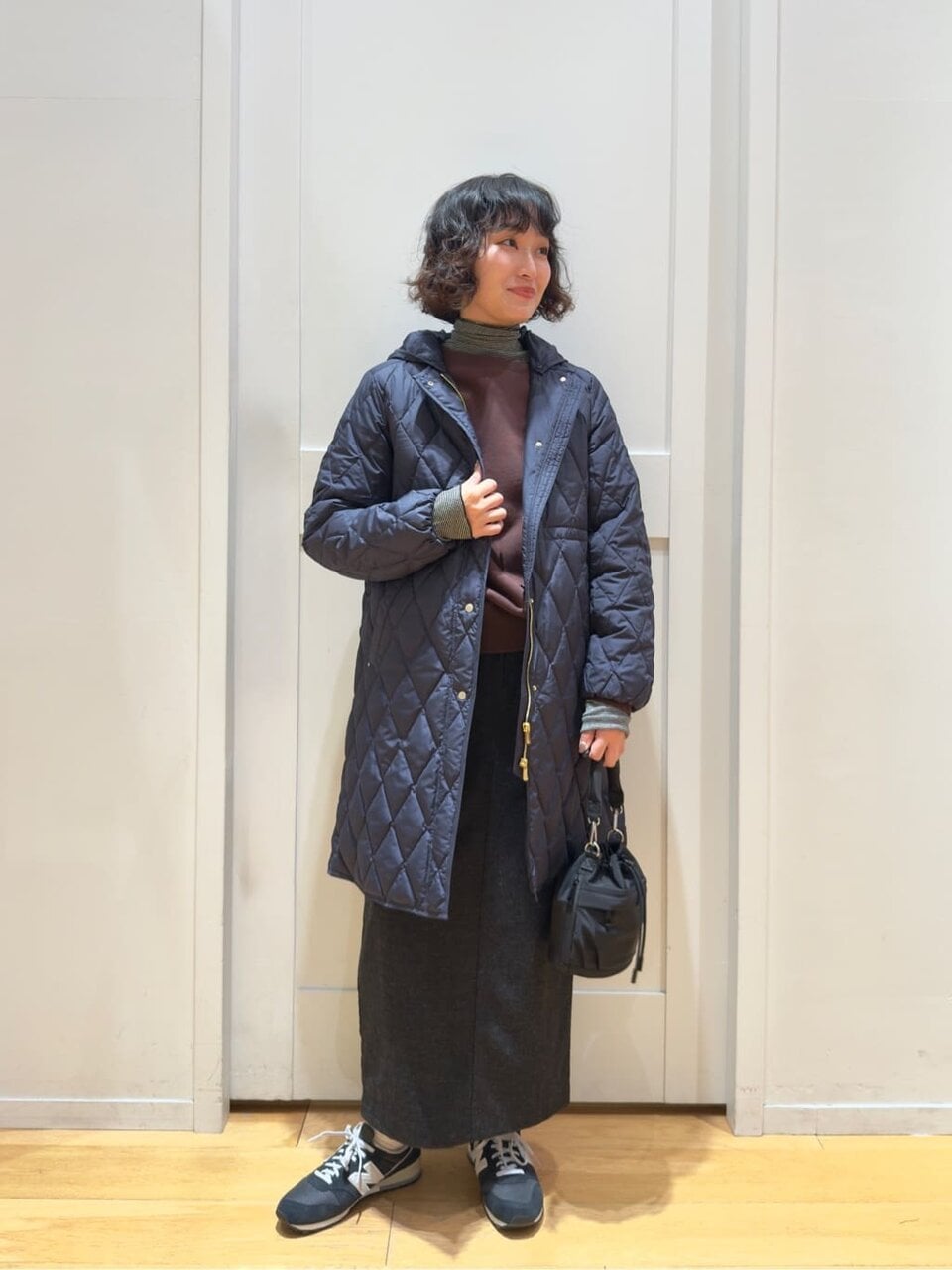 ダウンコート×タイトスカートのコーデ
