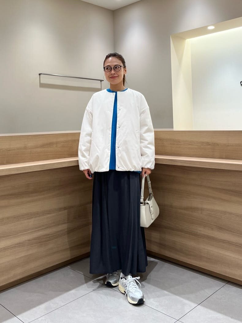 パフィーブルゾン×フレアスカートのコーデ