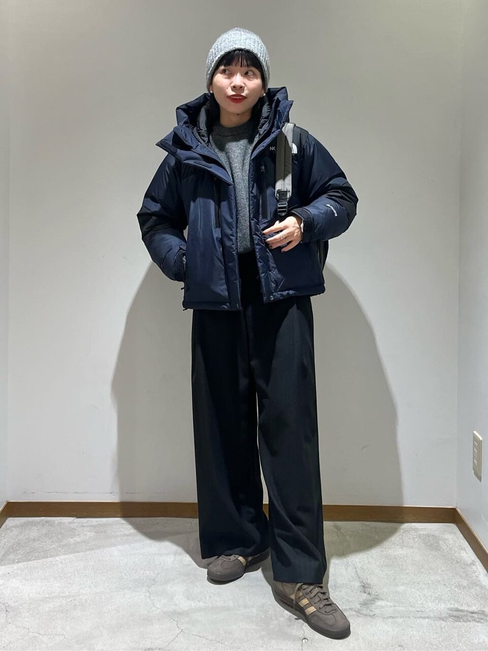 ダウンジャケット×ワイドパンツのコーデ