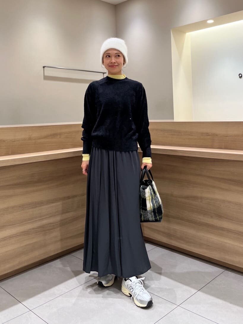 ニット×フレアスカートのコーデ