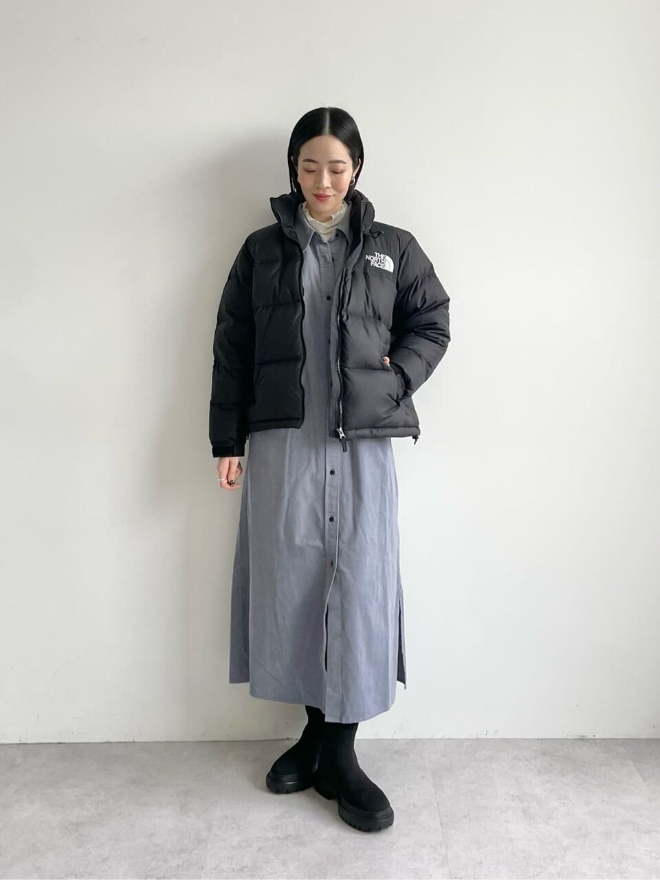 ワンピースを着た女性