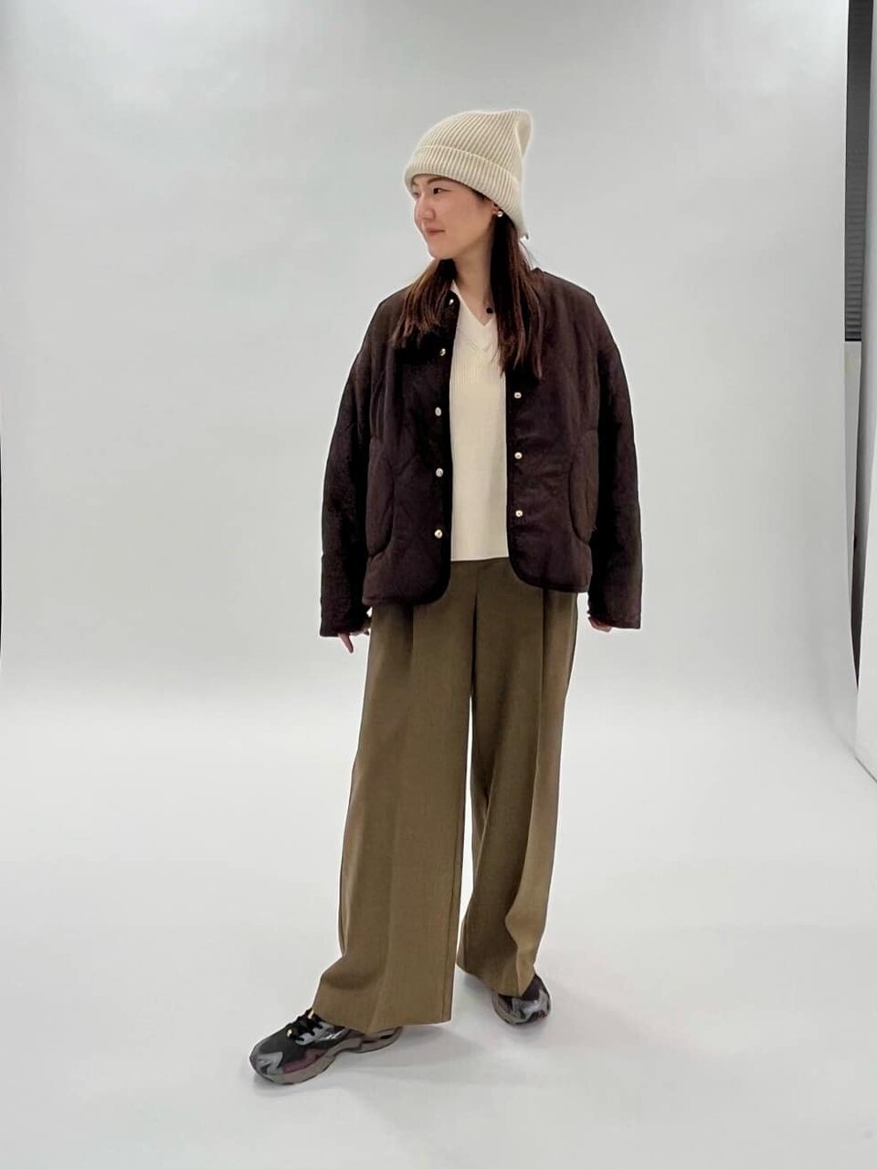 ブルゾンとワイドパンツのレディースコーデ