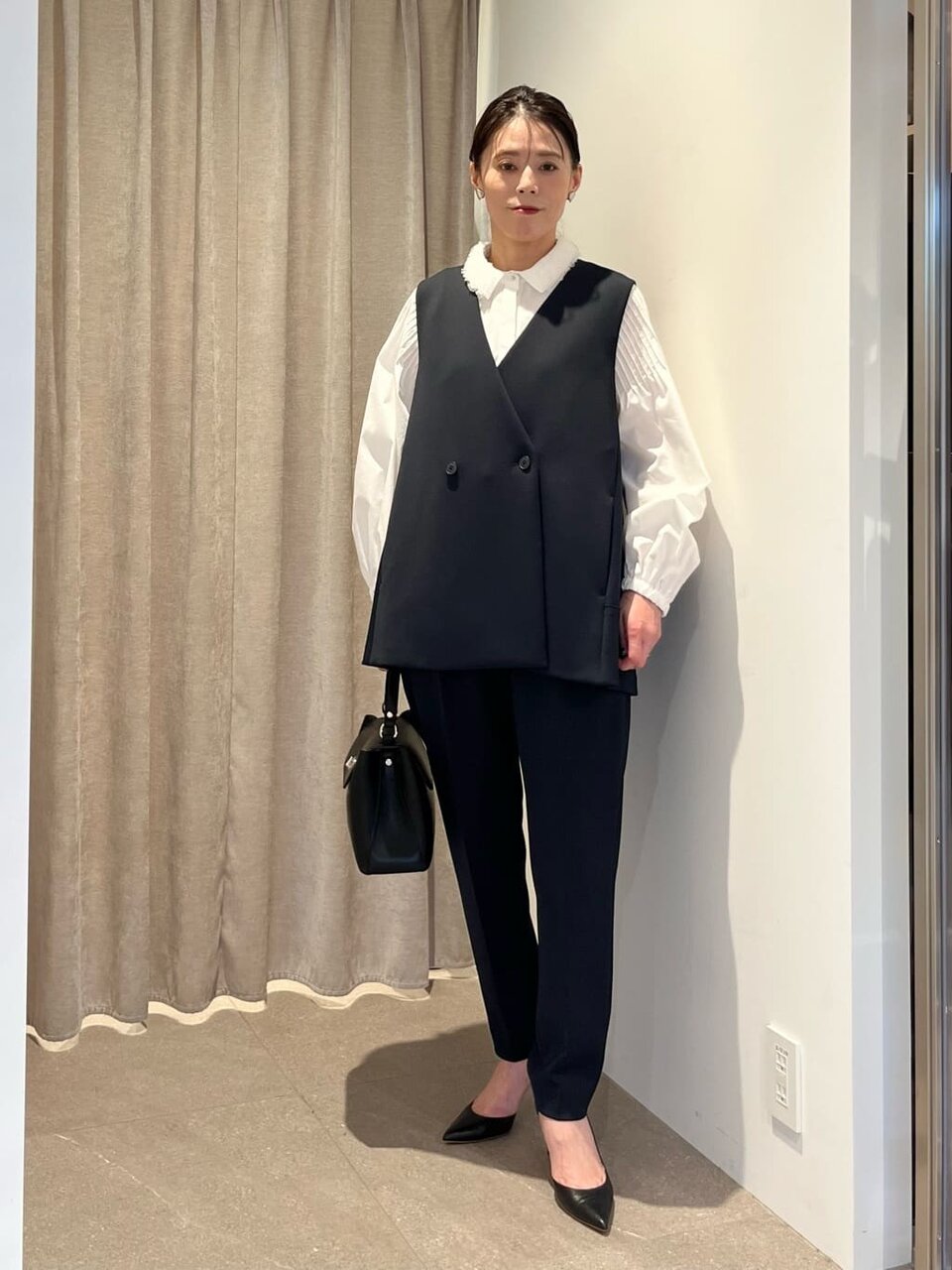 ベストとテーパードパンツの卒園式・卒業式コーデ