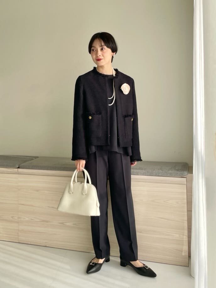 黒で統一されたセレモニーコーデ