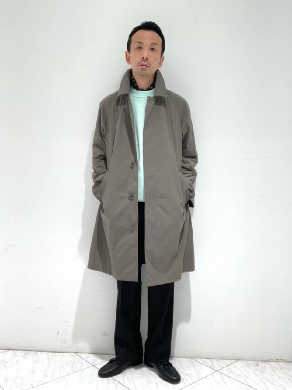 明るいインナーのコーデ