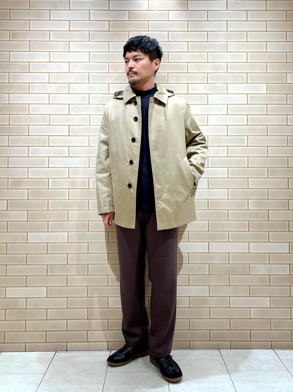 バルカラーコート ×カットソーのコーデ