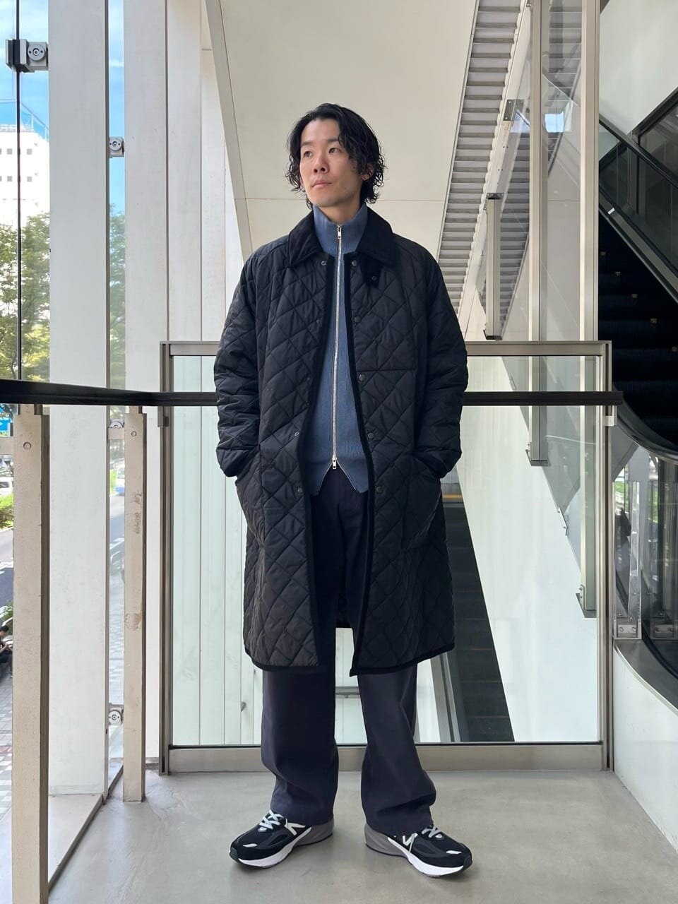 キルティングコート×ニットのコーデ