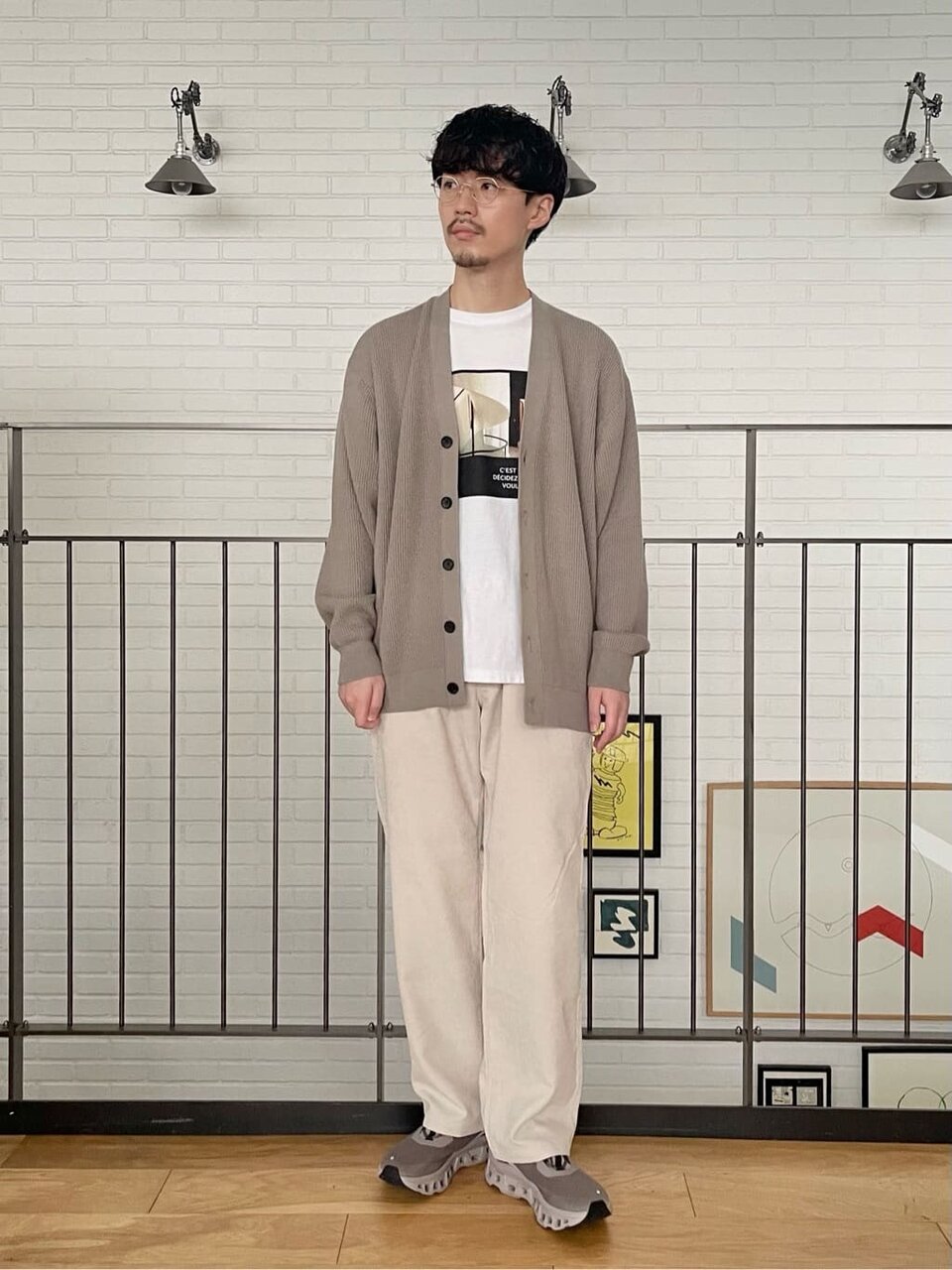 統一感を感じられるベージュのワントーンコーデ