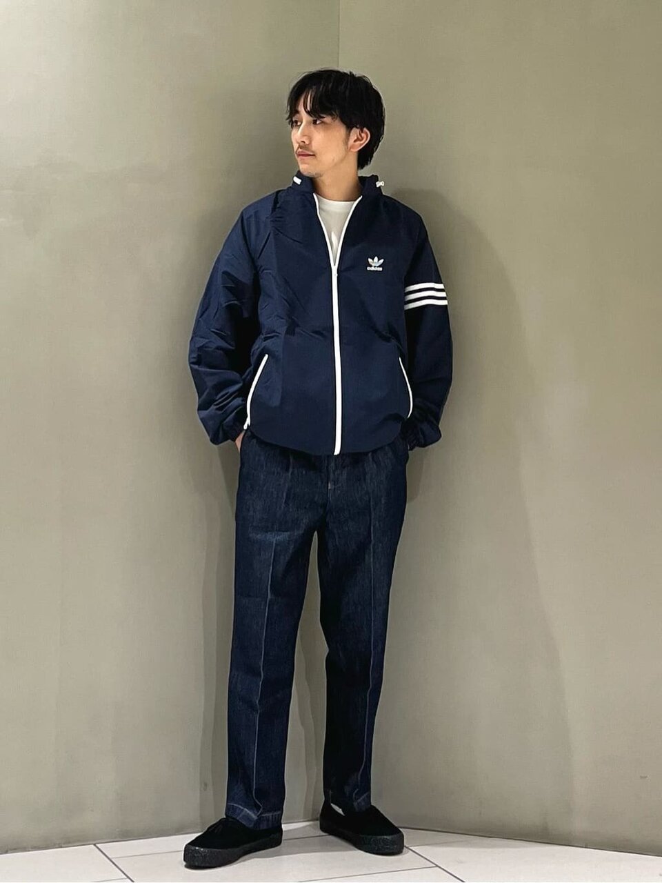 レトロなトラックジャケットのアメカジコーデ