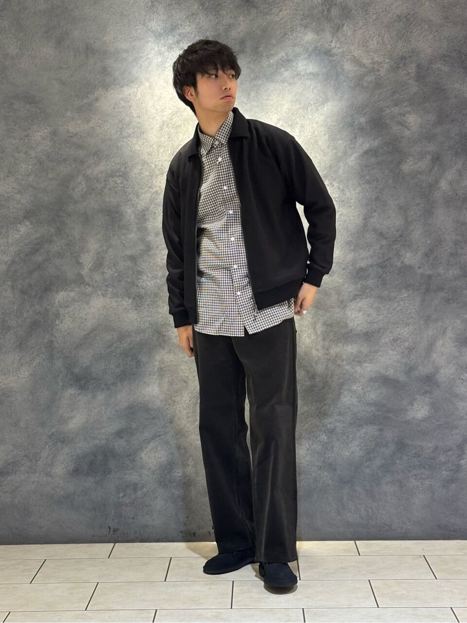 コーデュロイパンツが季節感を感じるコーデ