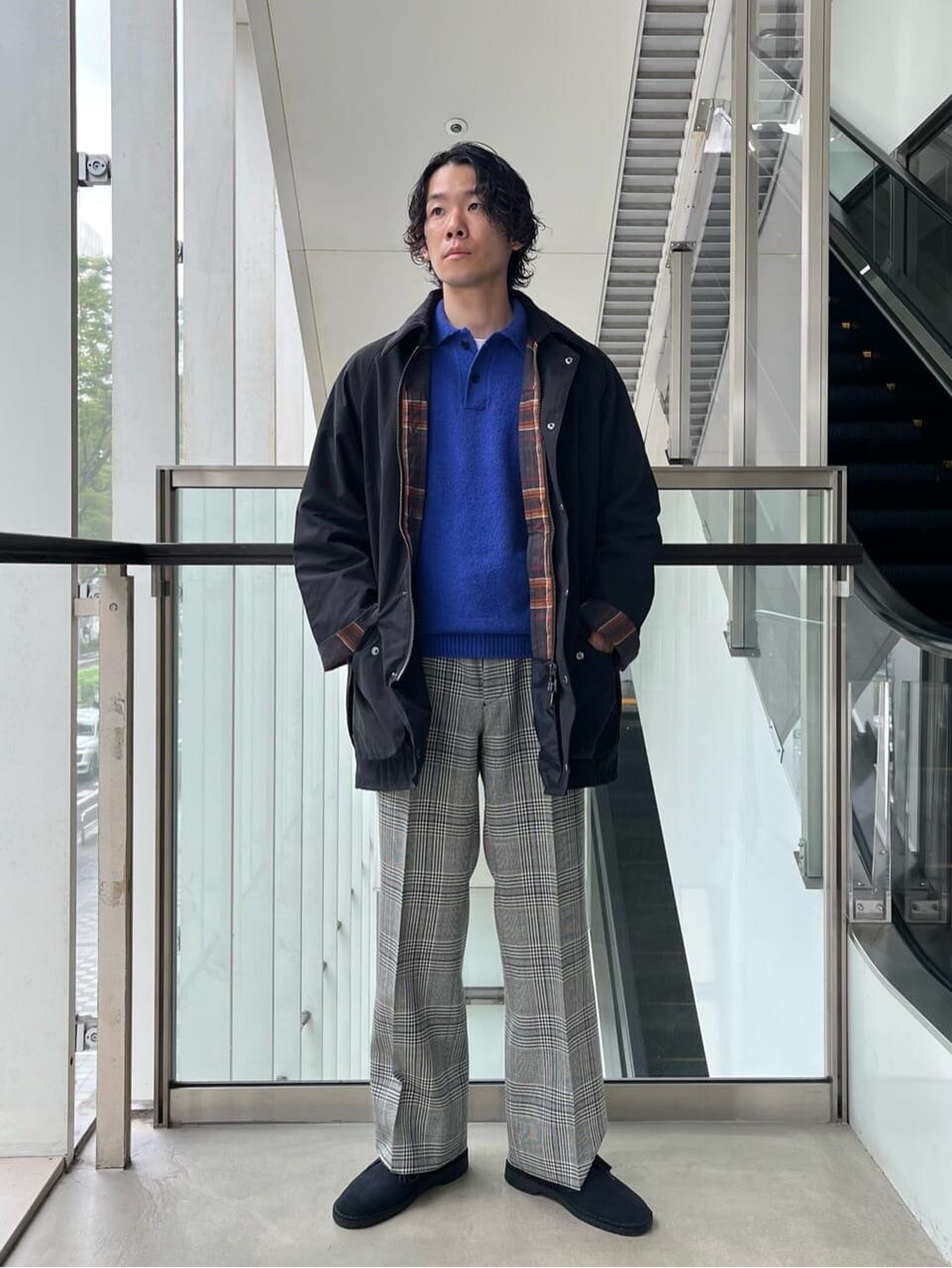 差し色がアクセントのトラッドコーデ