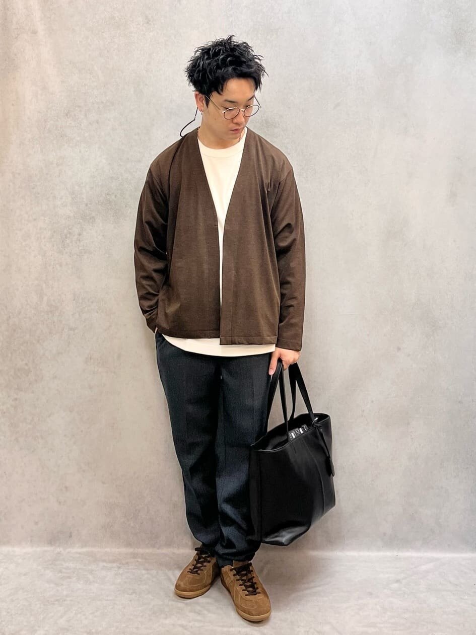 カーディガンを取り入れたきれいめカジュアルコーデ