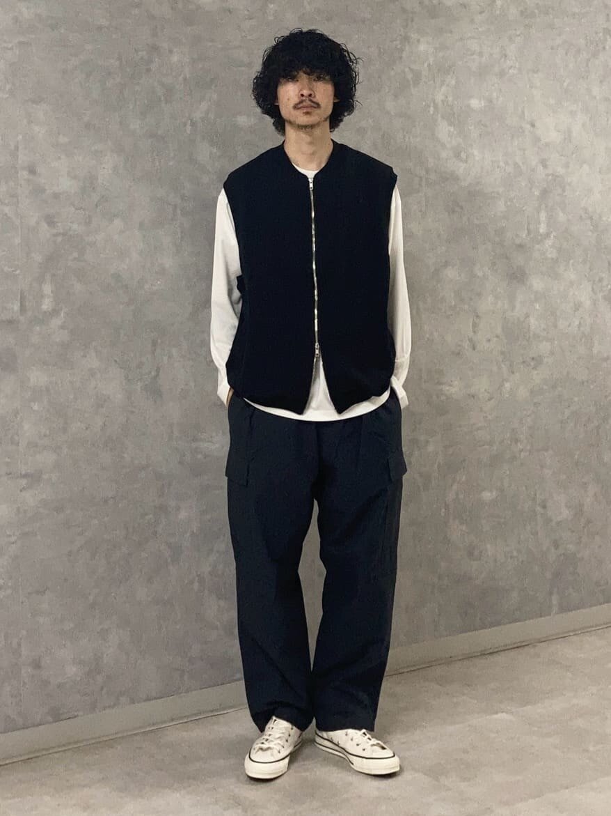 ベストを取り入れたカジュアルコーデ