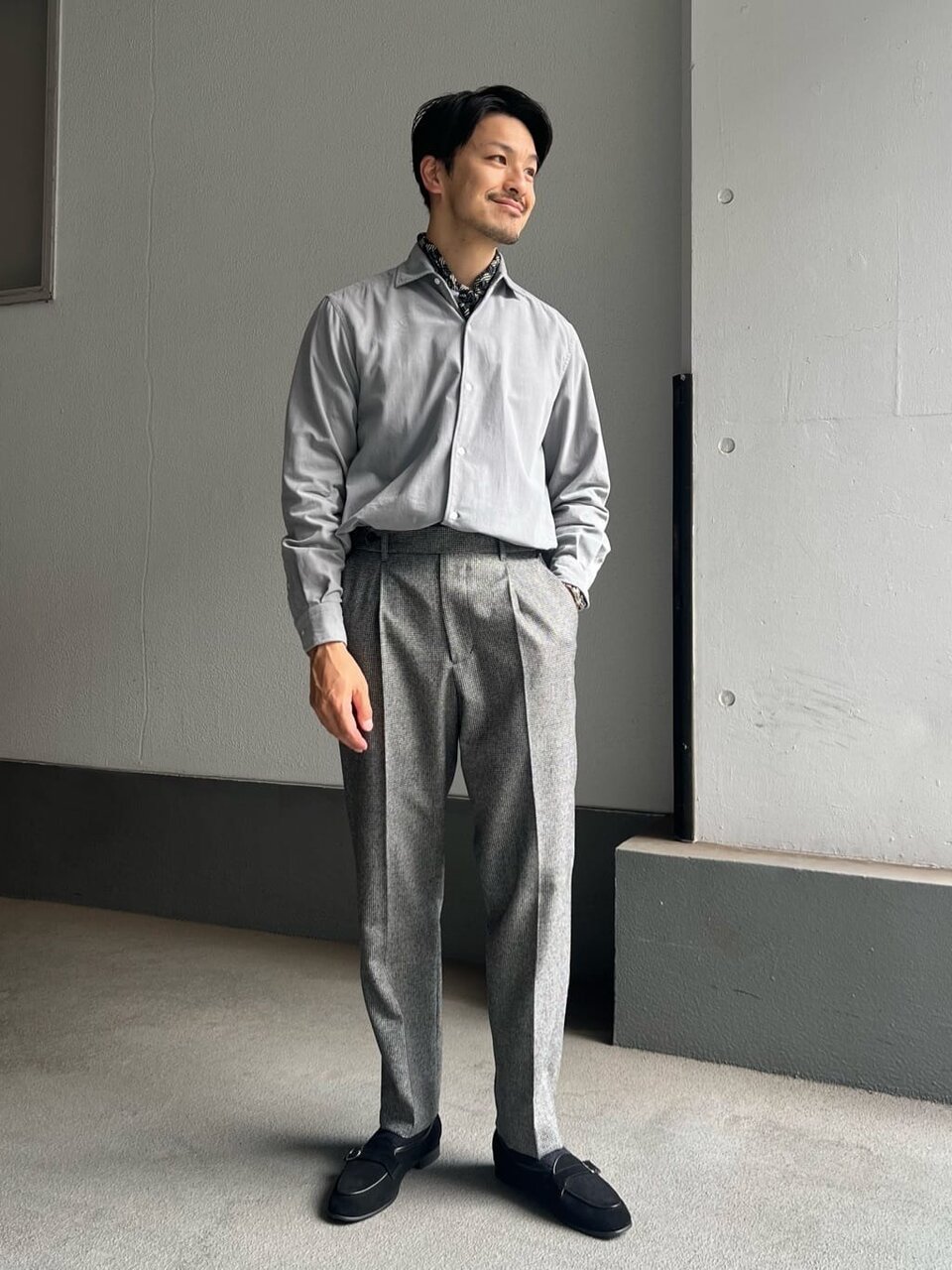 抜け感のあるビジネスコーデ