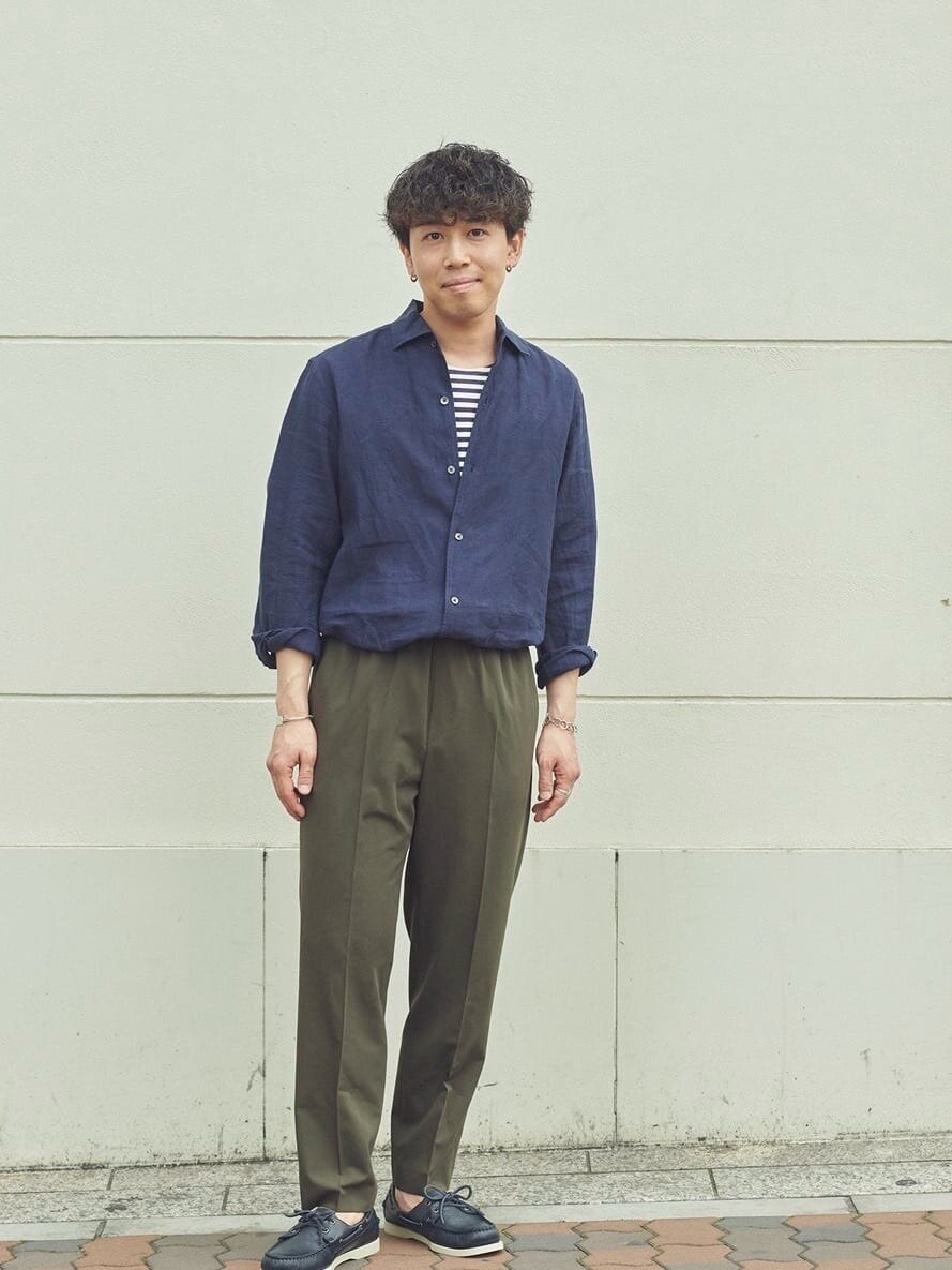 リネンシャツのコーデ