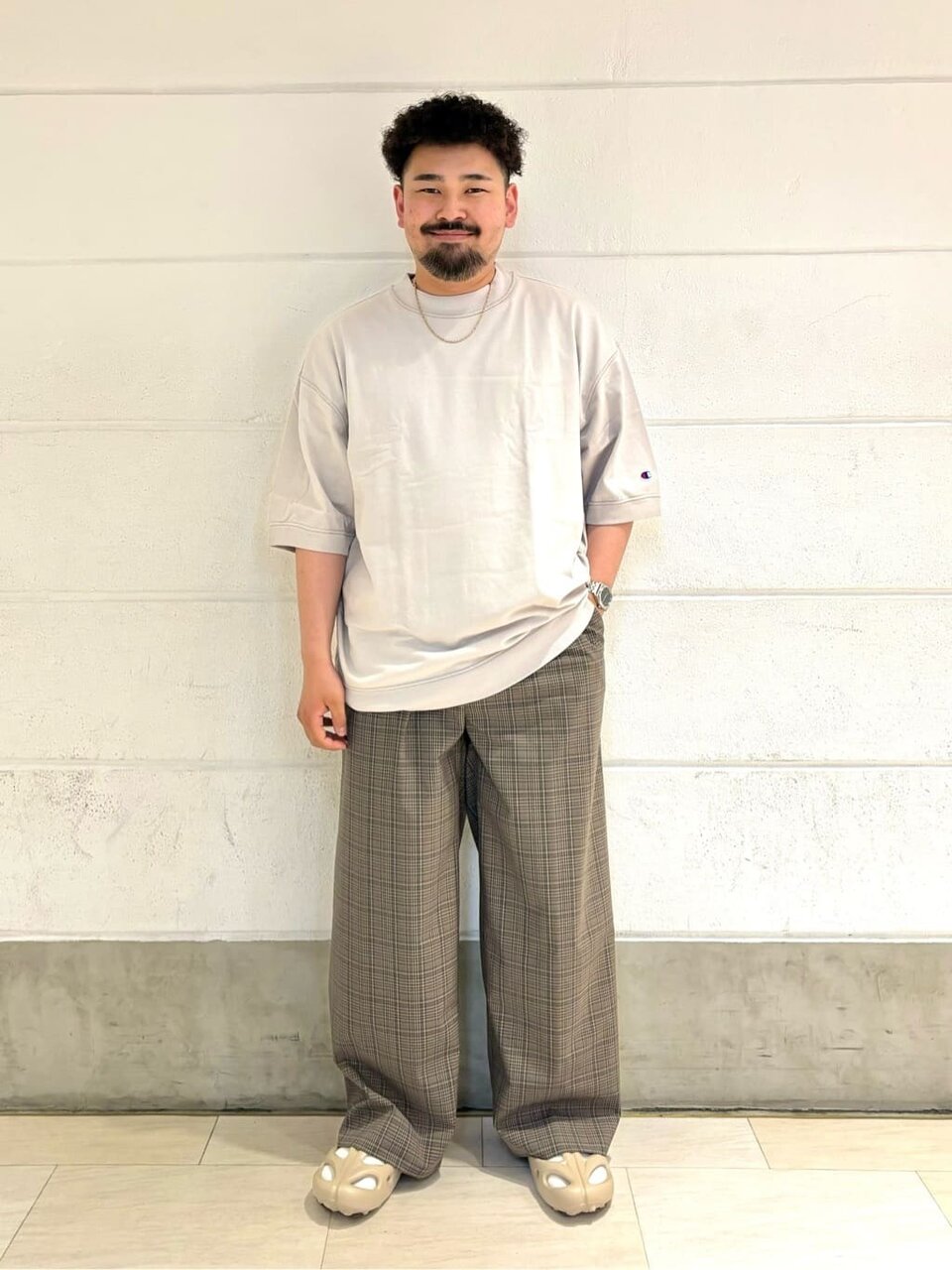 チェックパンツのコーデ