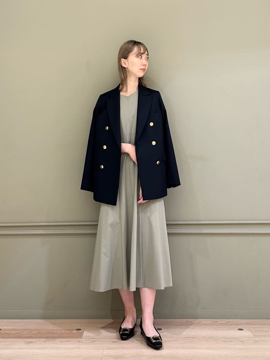 7分袖フレアワンピース×テーラードジャケットのコーデ