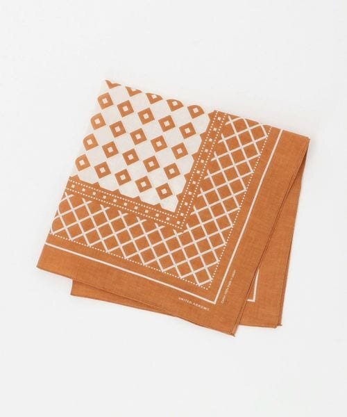 イエローの小紋柄のハンカチ