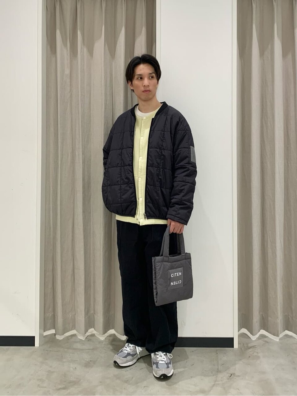 ブルゾンとカーゴパンツのメンズコーデ