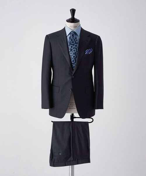 ネイビースーツのトルソー