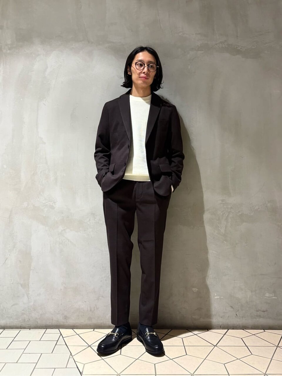 ジャケットとイージーパンツの最高気温20度メンズコーデ