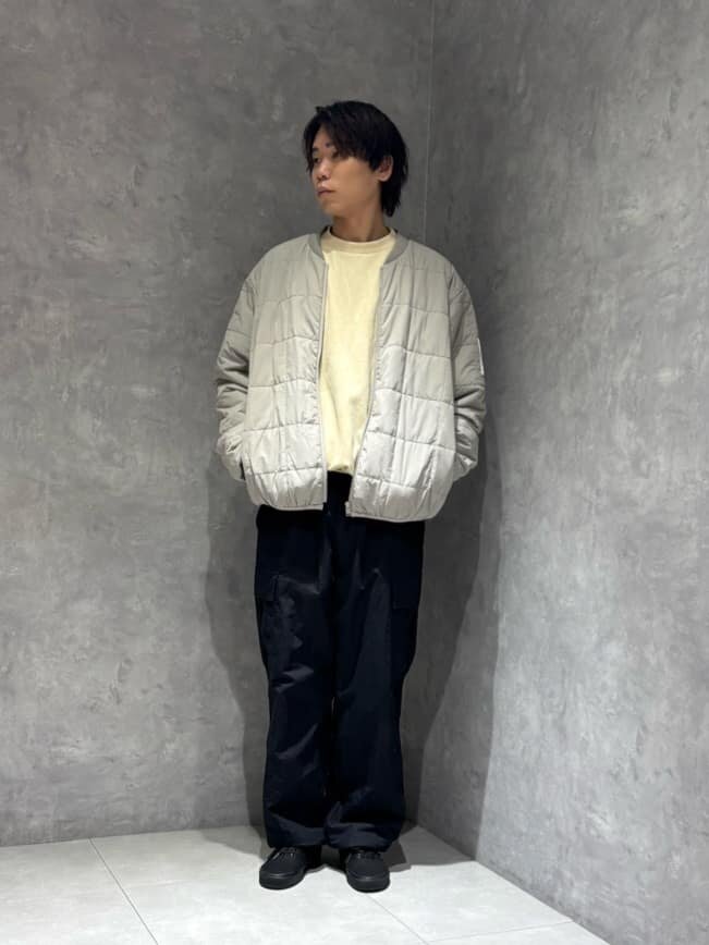 キルティングブルゾン×カーゴパンツのコーデ