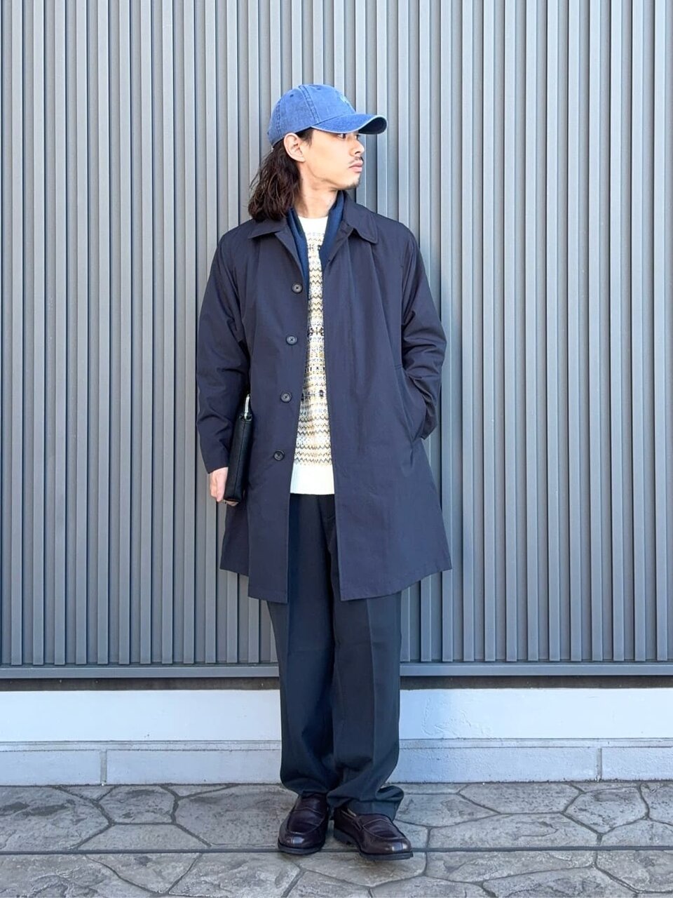 ステンカラーコート×ワイドパンツのコーデ
