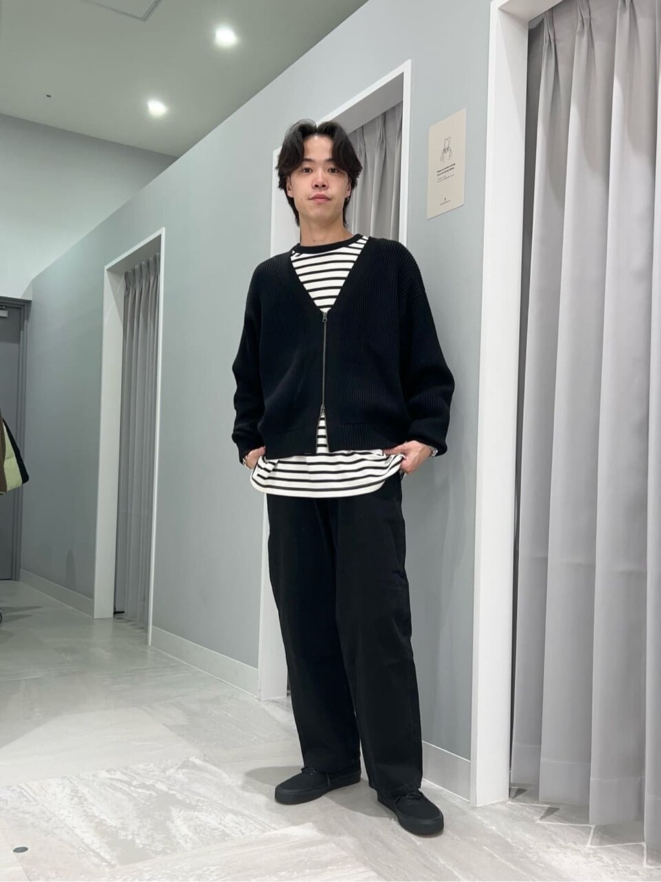 ロングスリーブTシャツ×ジップカーディガンのコーデ