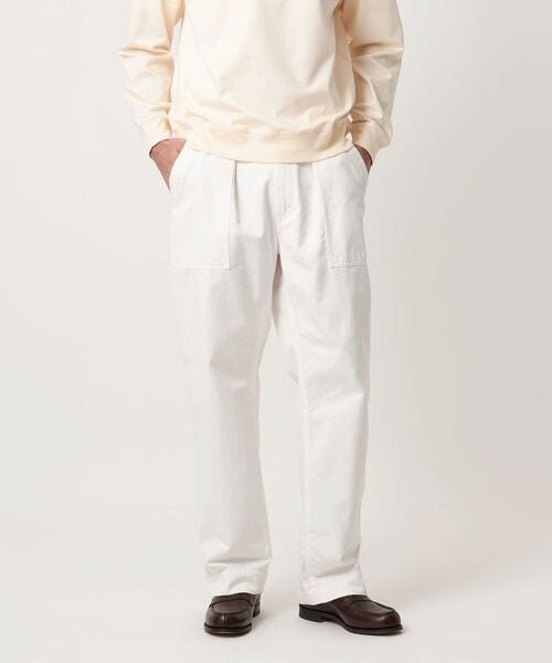 白パンツをはいた男性