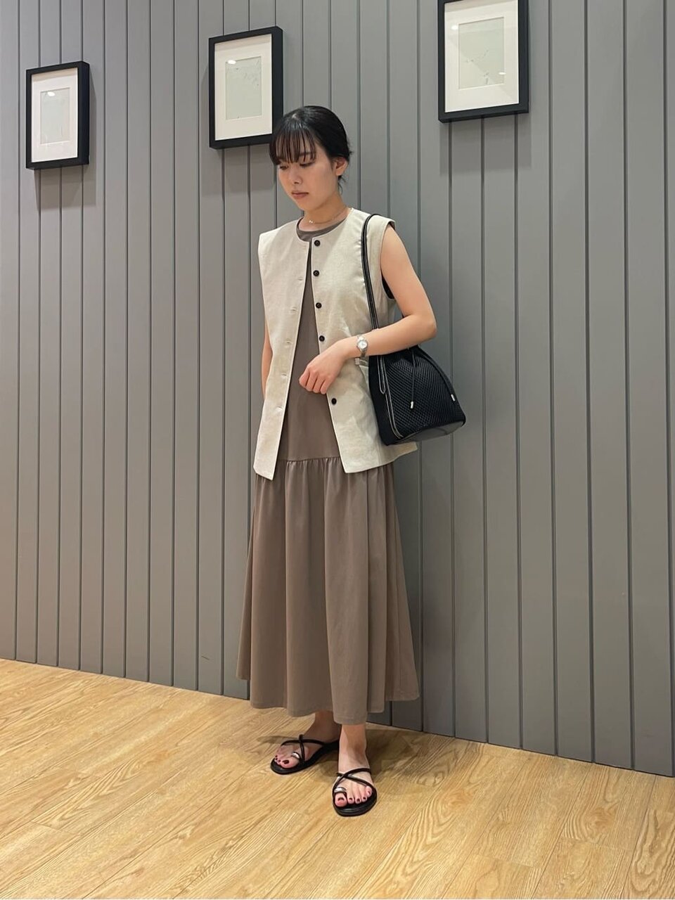 ティアードワンピース×ブラウスのコーデ