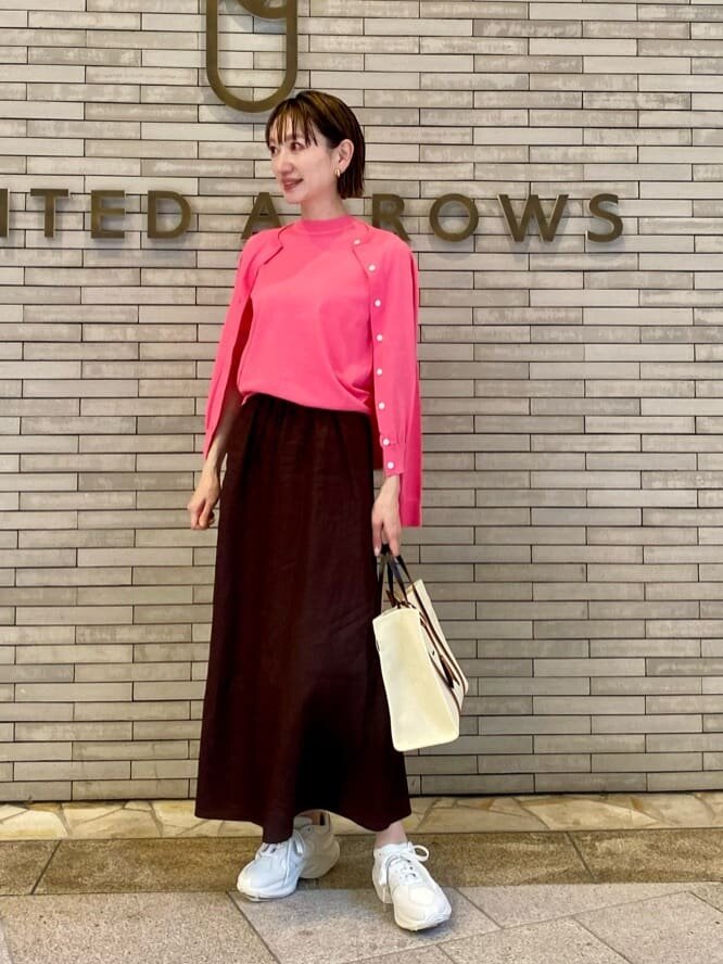 カーディガンとフレアスカートの春コーデ