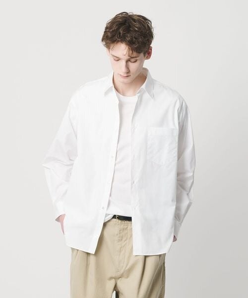 コットンのカットソーを着た男性