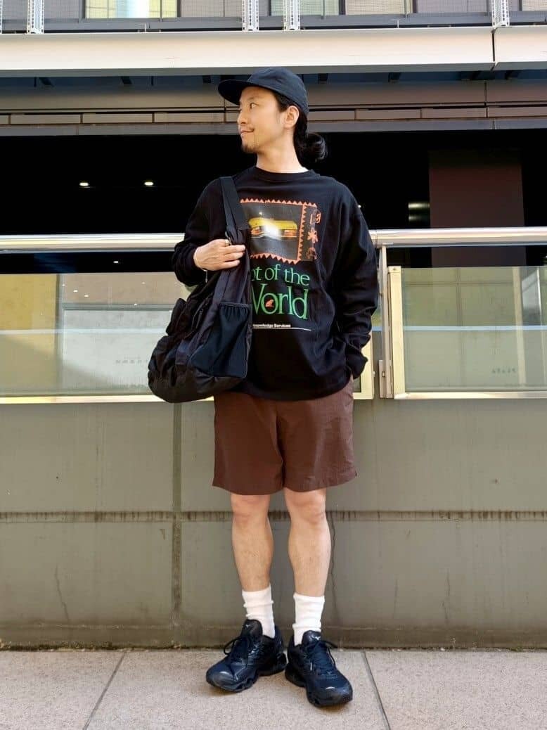 グラフィックTシャツ×ショーツのコーデ