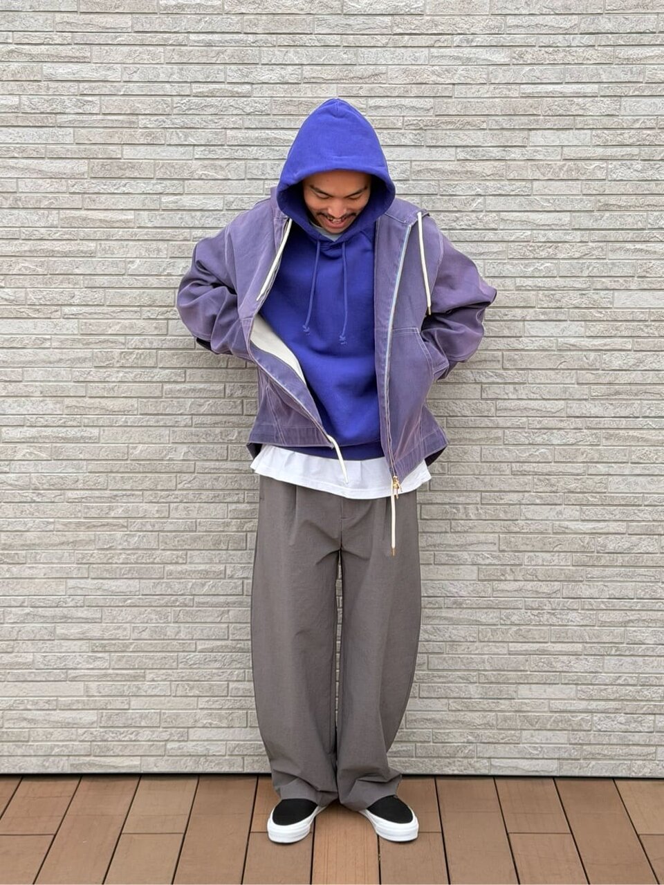 スウェットパーカー×フーディージャケットのコーデ
