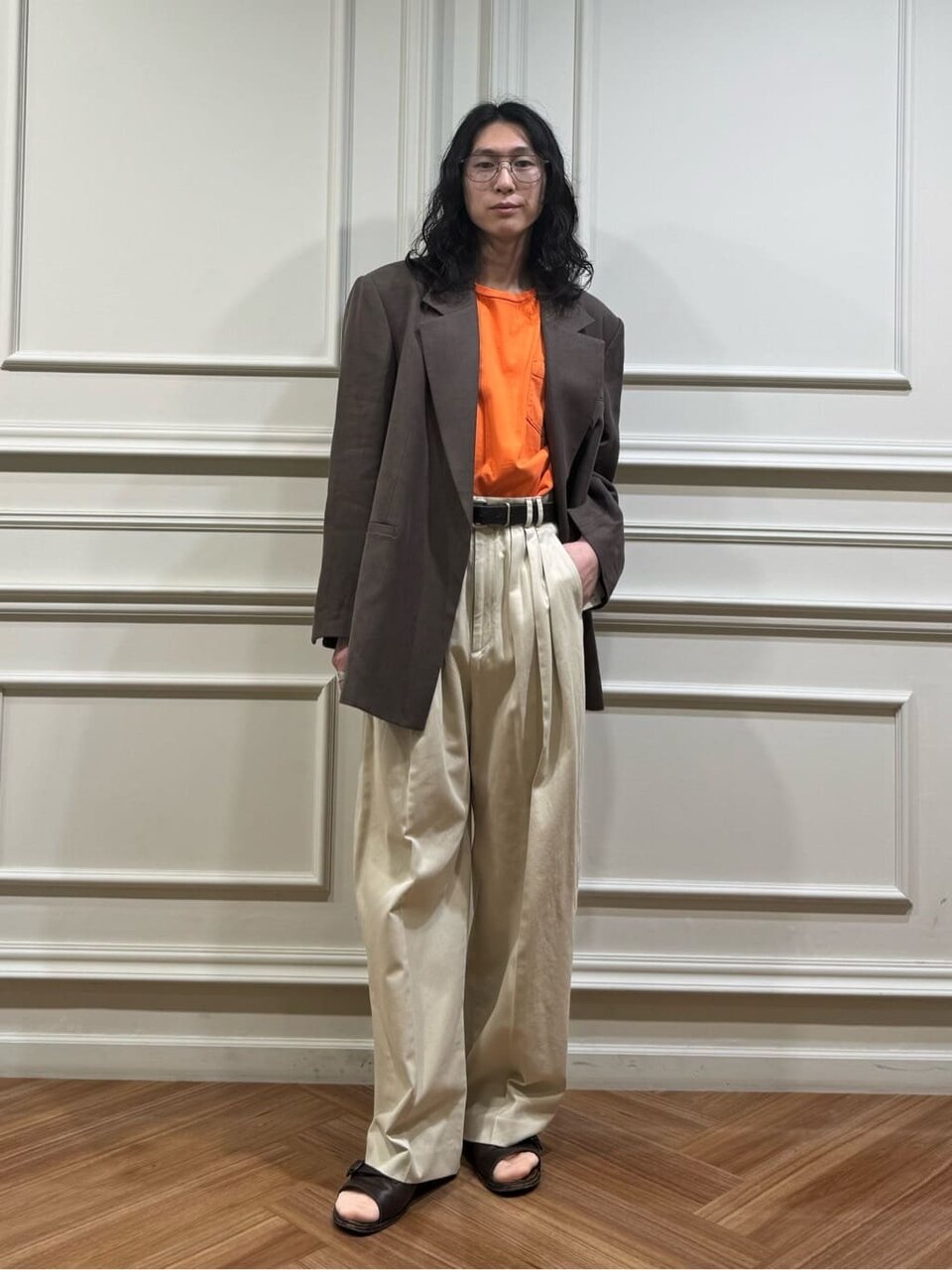 オーバーサイズジャケット×タックパンツのコーデ