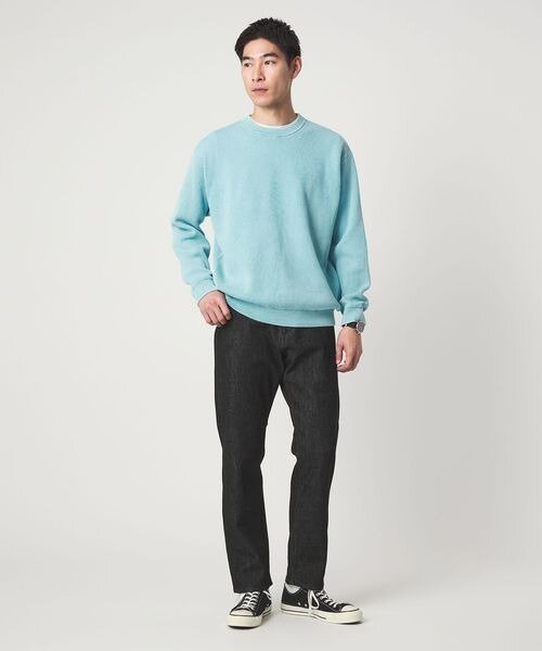 Yラインシルエットの男性