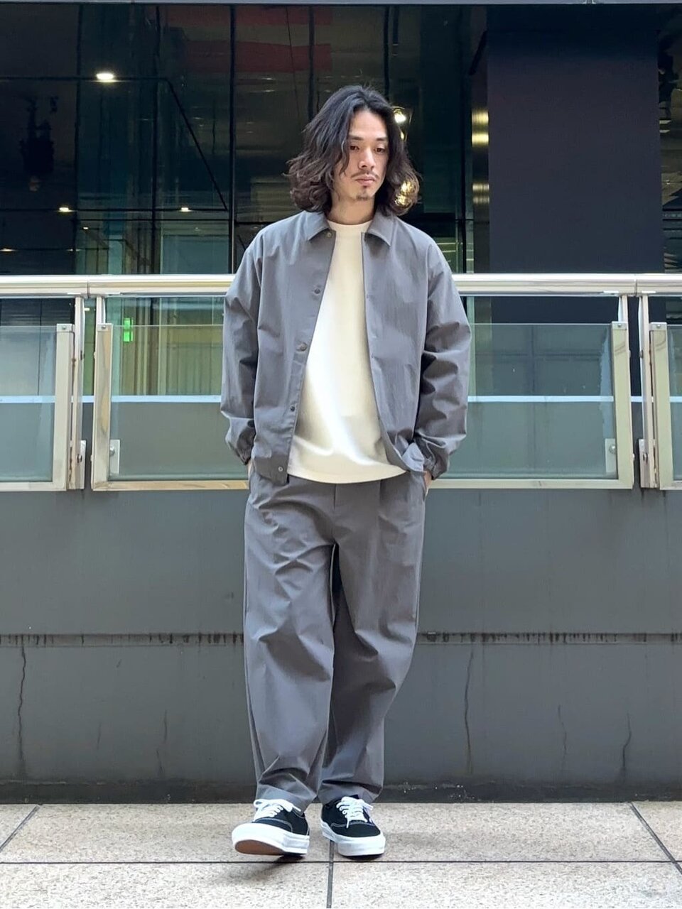 セットアップで大人のリラックスカジュアルコーデ