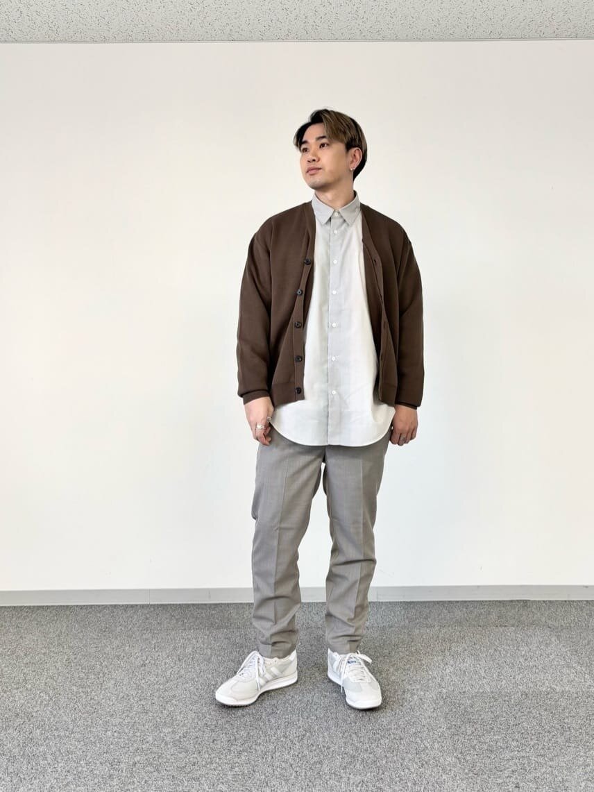 オフィスカジュアルでも使えるワントーンコーデ