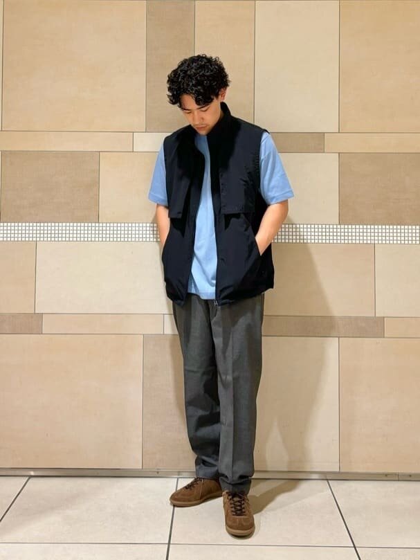  大人の休日にぴったりのアウトドアスタイル