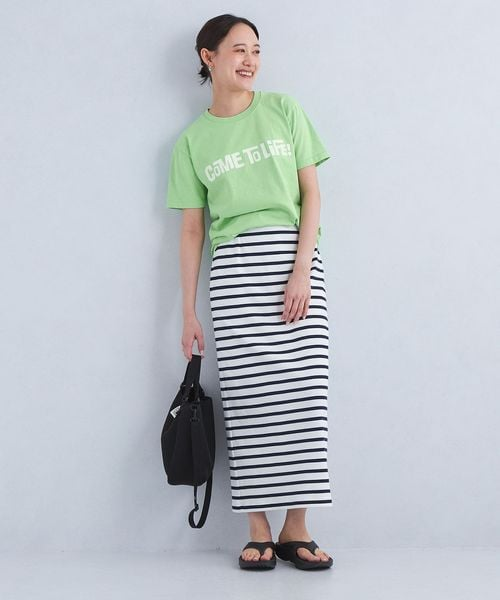 ワンピースを着た女性