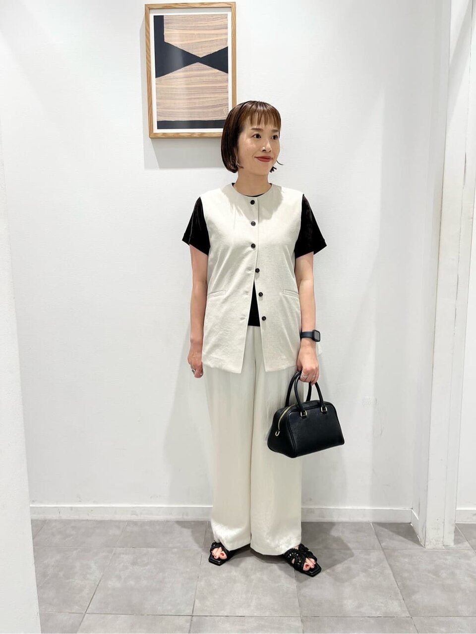 ジレブラウス×イージーパンツのコーデ