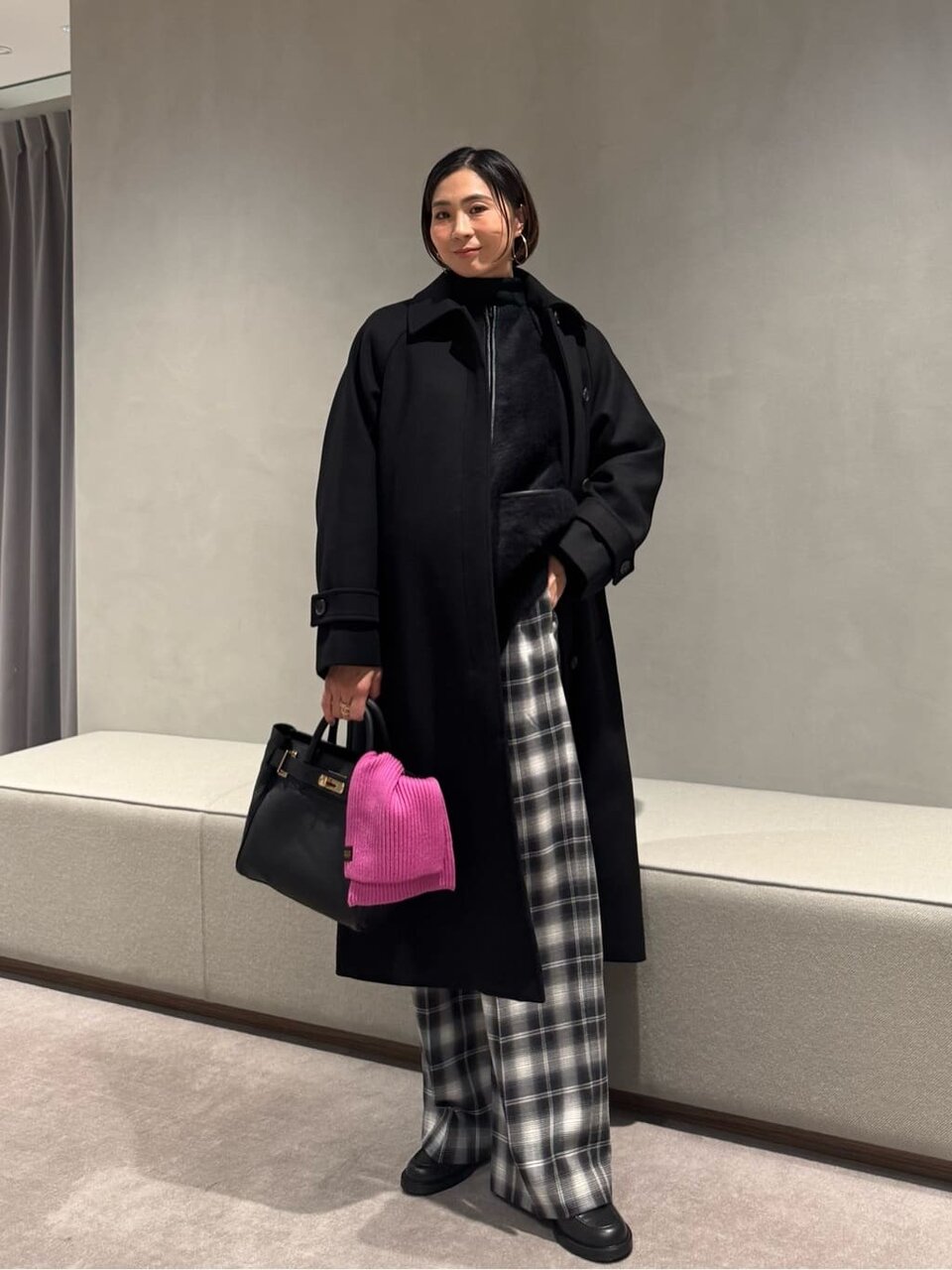 ステンカラーコート×ワイドパンツのコーデ