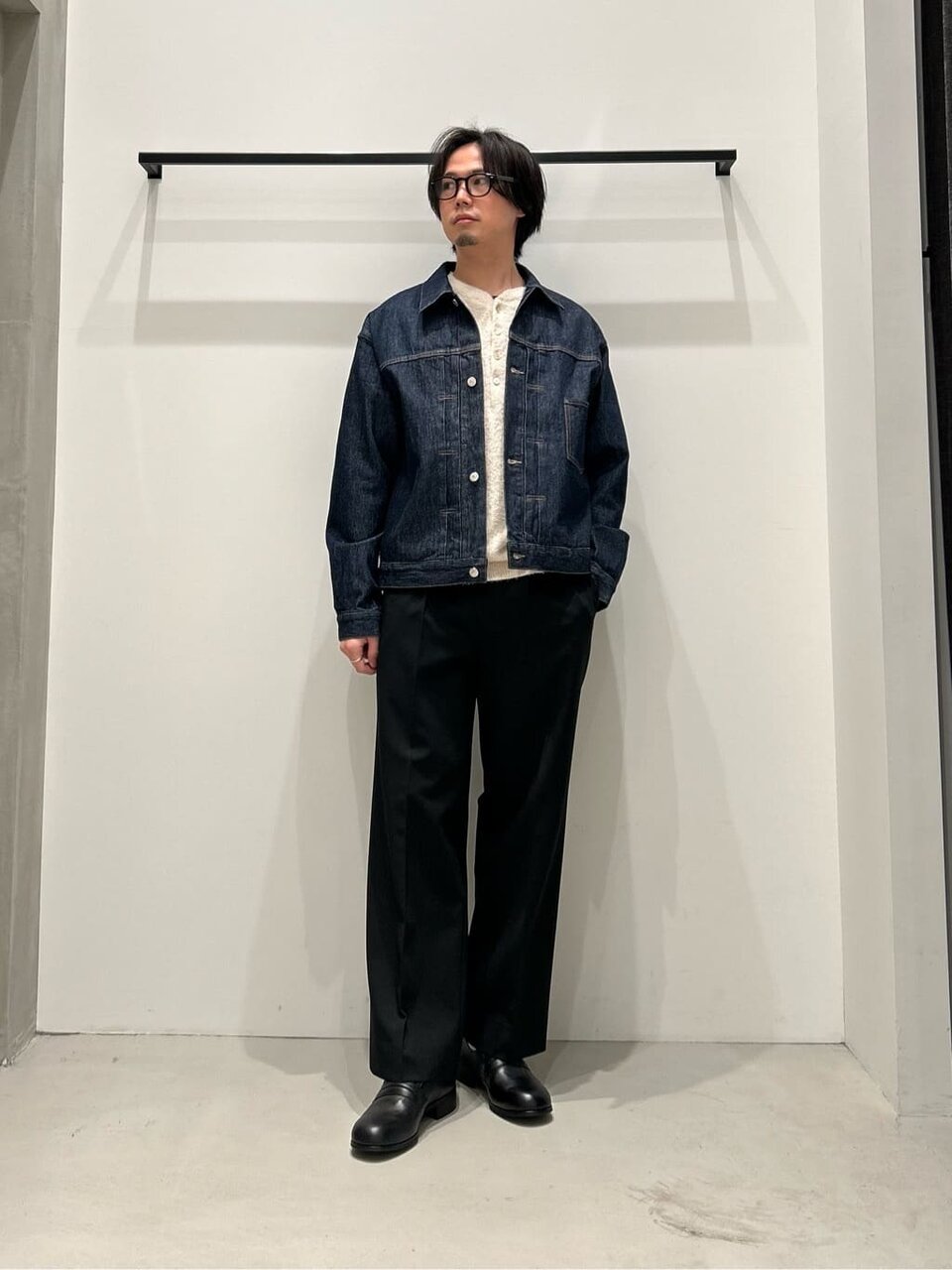 30代メンズ向けのデニムジャケットコーデ