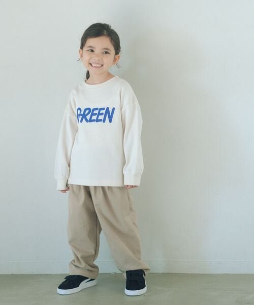 ロンTを着た子ども