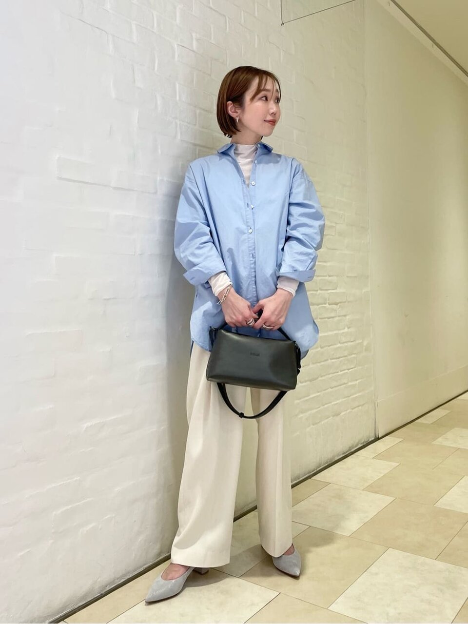 ブルーとホワイトのコーデ