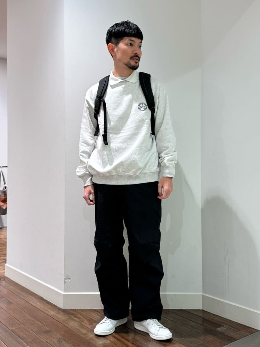 ロゴスウェット×ファティーグパンツのコーデ